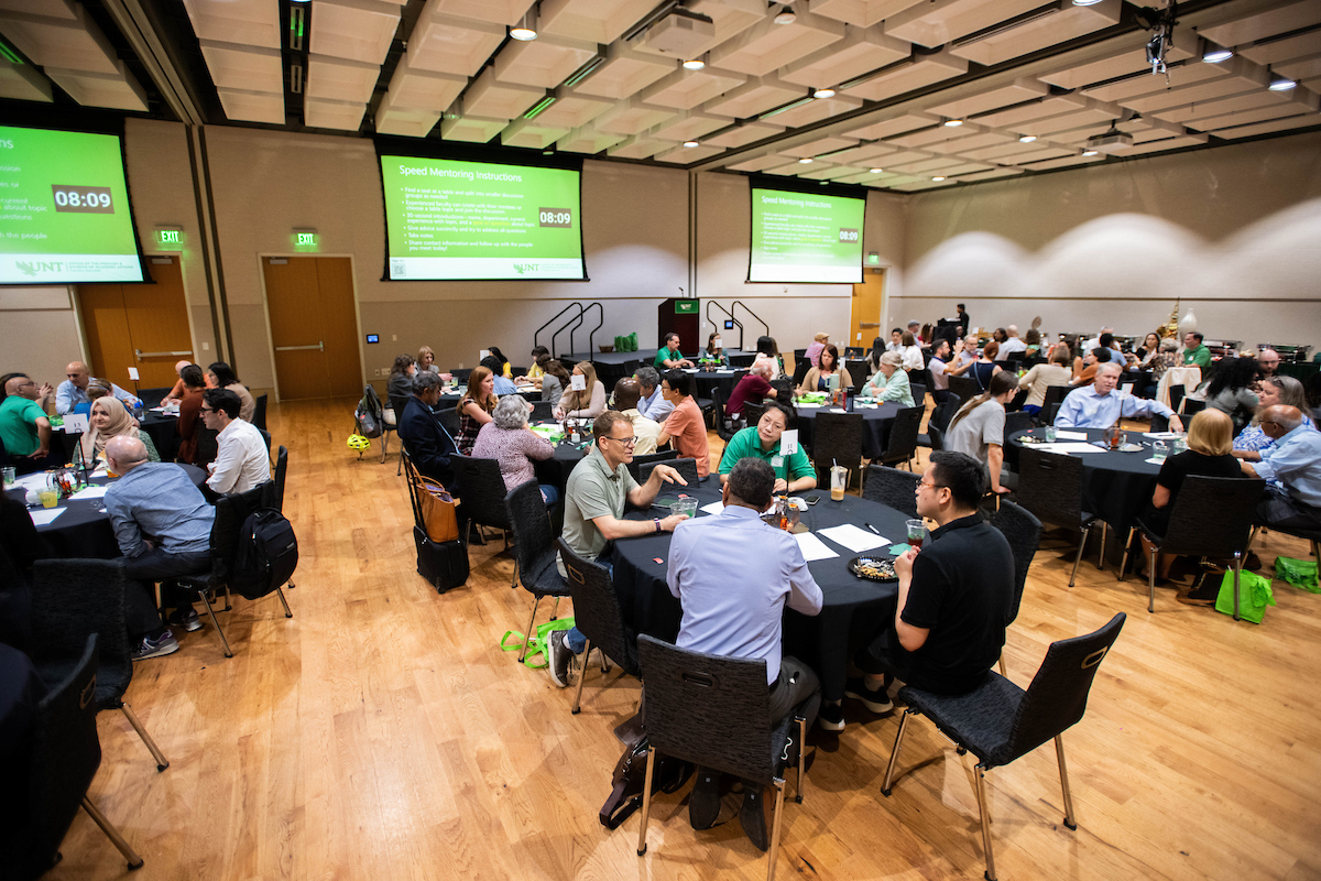 Faculty participating in speed mentoring event