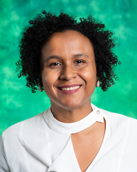Karine Narahara portrait