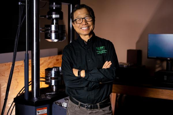 UNT Engineering professor Herman Shen in his lab